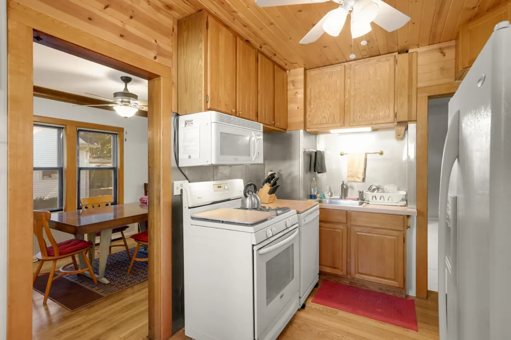 809 Minnehaha Avenue W Saint Paul, MN 55104