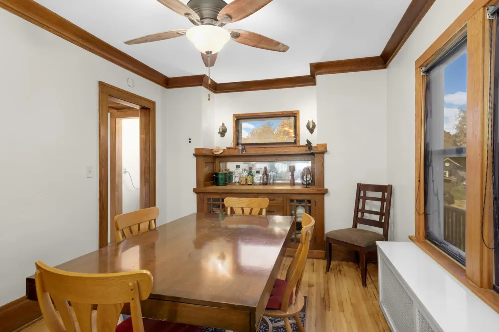 809 Minnehaha Avenue W Saint Paul, MN 55104