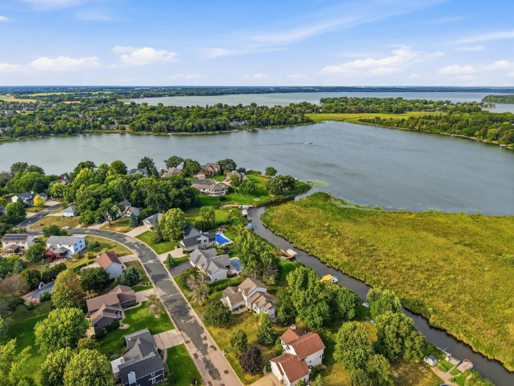 315 William Lake Shore Drive Waconia, MN 55387