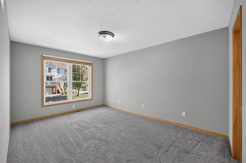 20053 Heritage Drive Lakeville, MN 55044