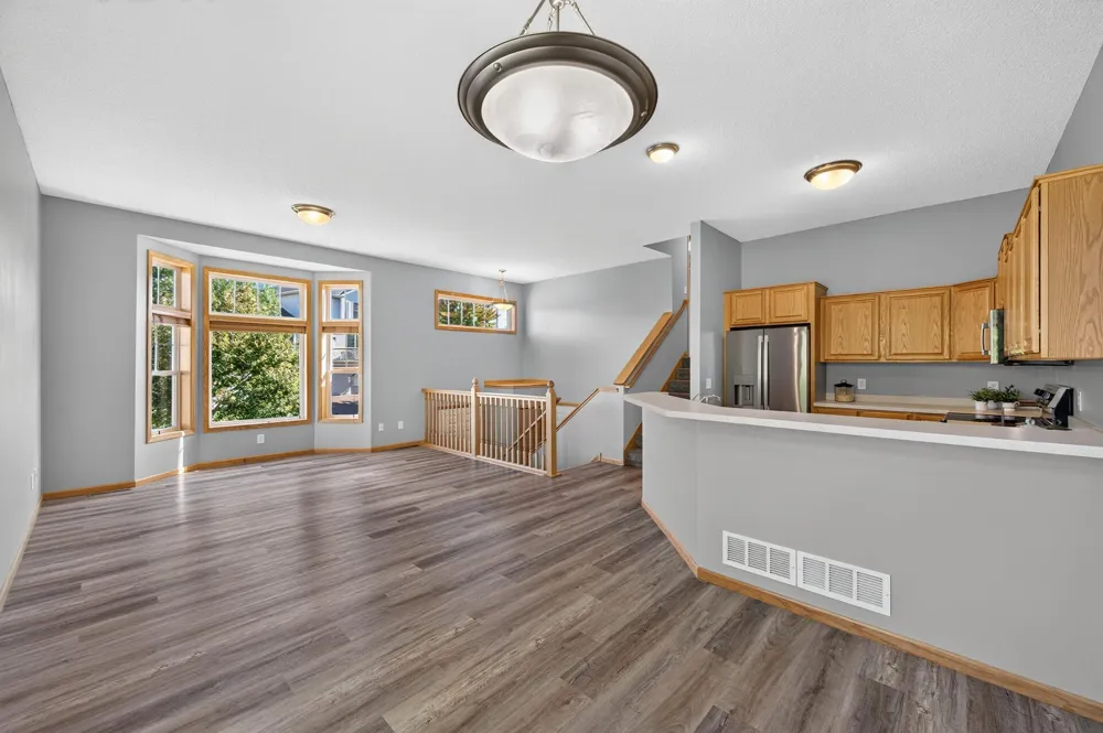20053 Heritage Drive Lakeville, MN 55044