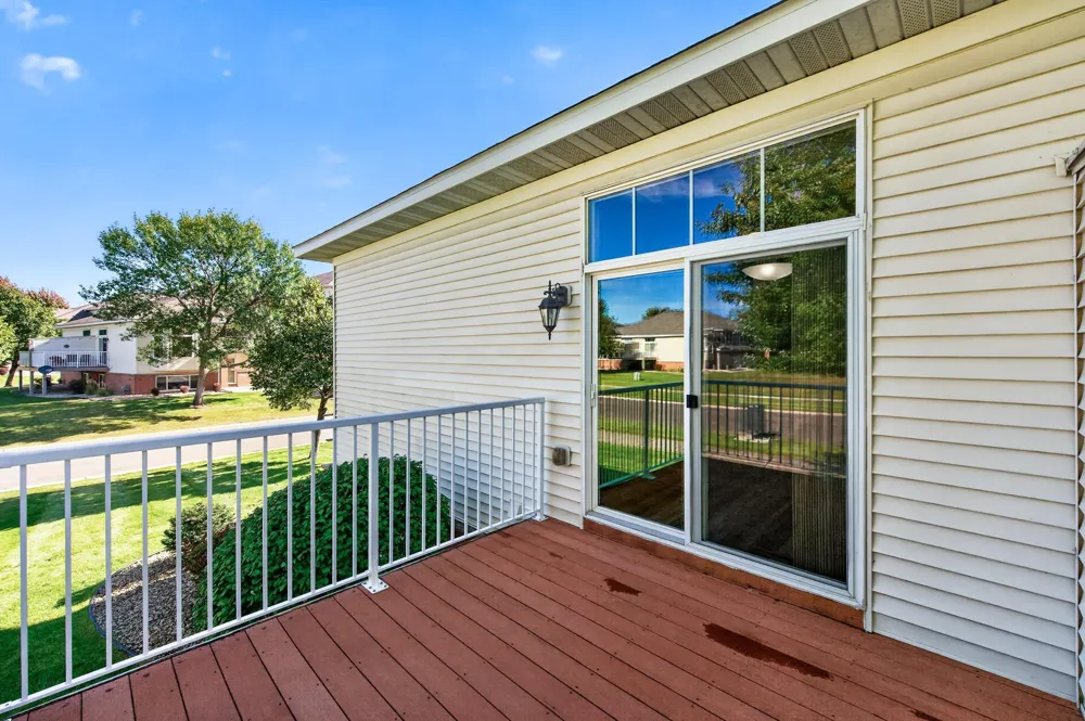 20053 Heritage Drive Lakeville, MN 55044