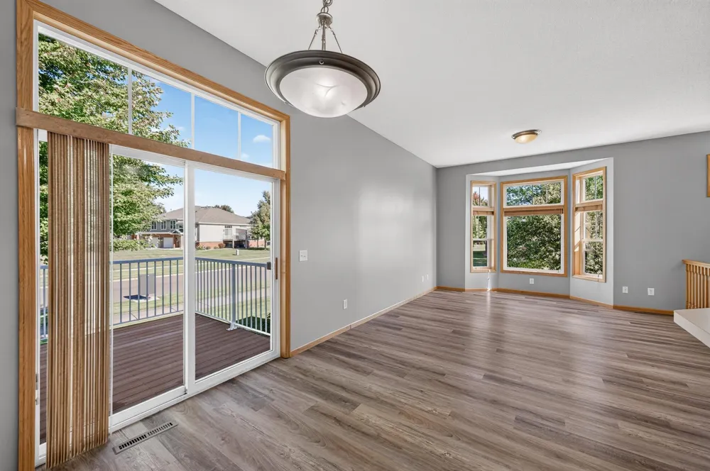 20053 Heritage Drive Lakeville, MN 55044
