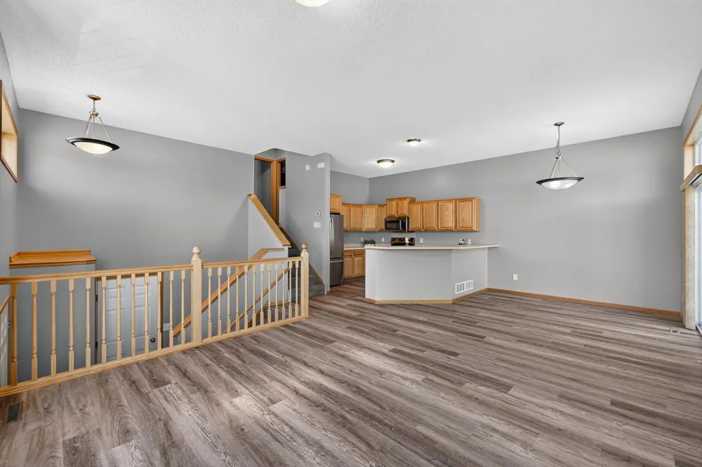 20053 Heritage Drive Lakeville, MN 55044