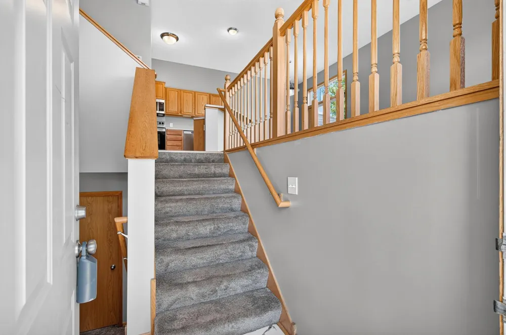 20053 Heritage Drive Lakeville, MN 55044