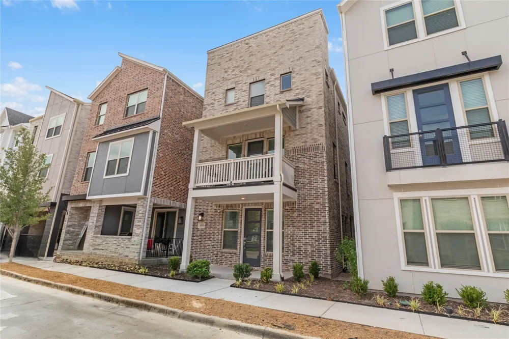 4533 Ward Street North Richland Hills, TX 76180