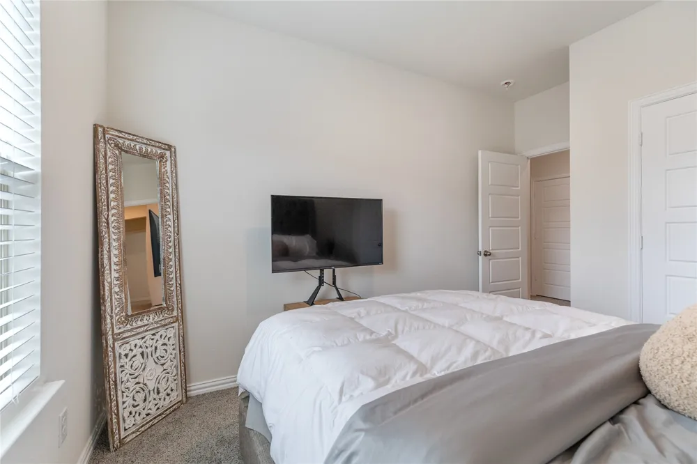 4533 Ward Street North Richland Hills, TX 76180