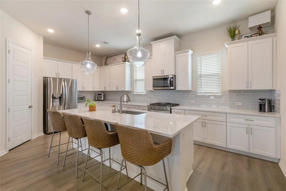 4533 Ward Street North Richland Hills, TX 76180