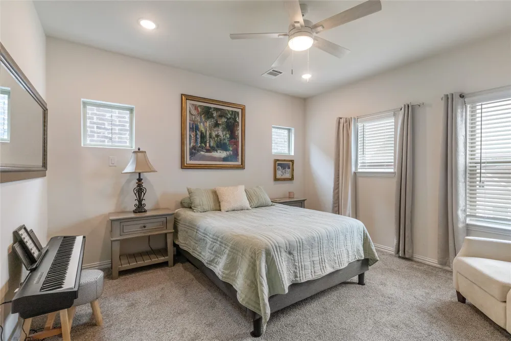4533 Ward Street North Richland Hills, TX 76180