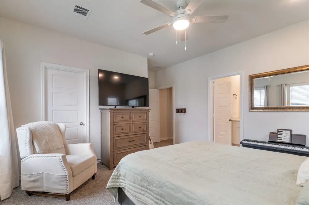 4533 Ward Street North Richland Hills, TX 76180
