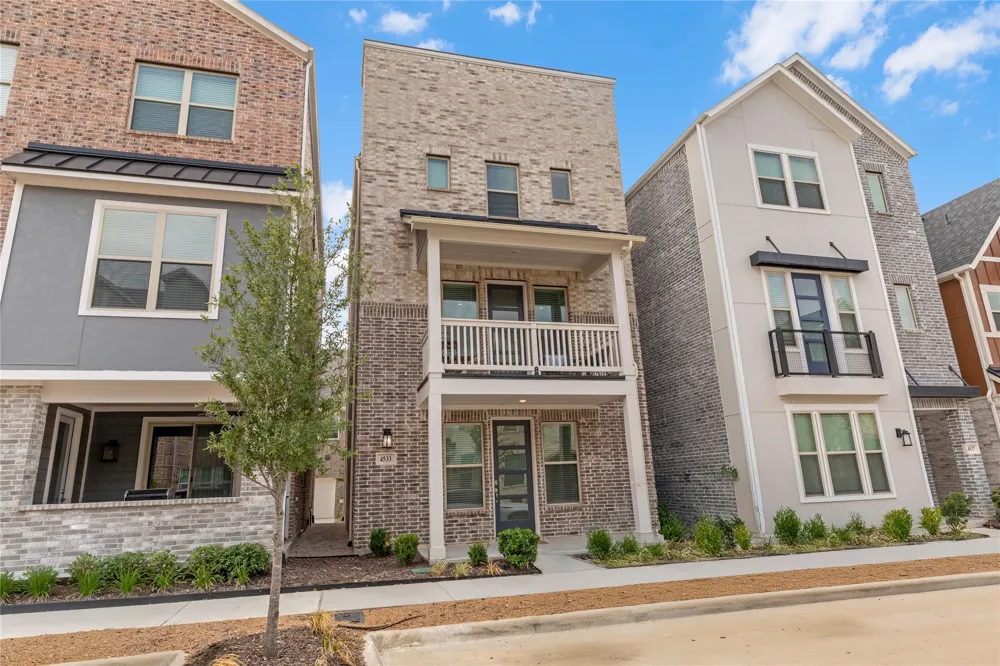 4533 Ward Street North Richland Hills, TX 76180