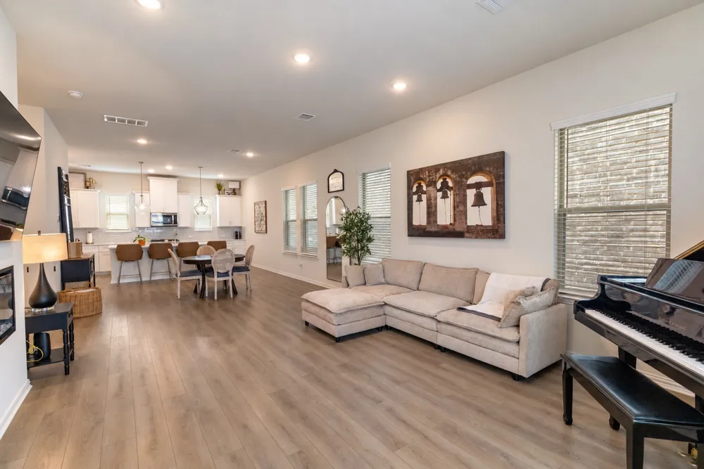 4533 Ward Street North Richland Hills, TX 76180
