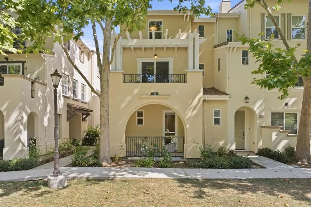 221 Dali Terrace Mountain View, CA 94041