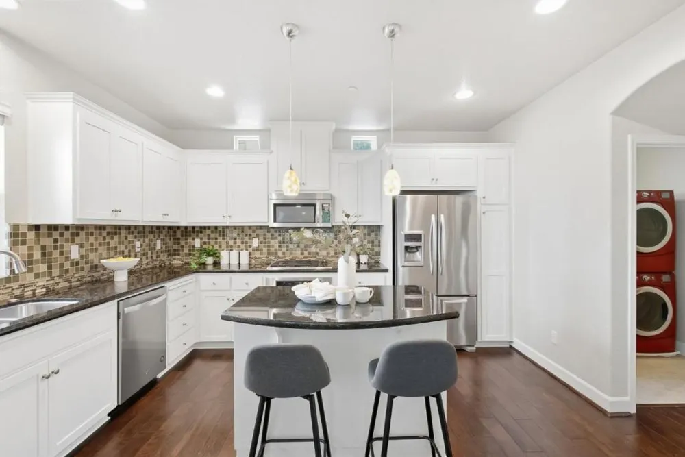 221 Dali Terrace Mountain View, CA 94041