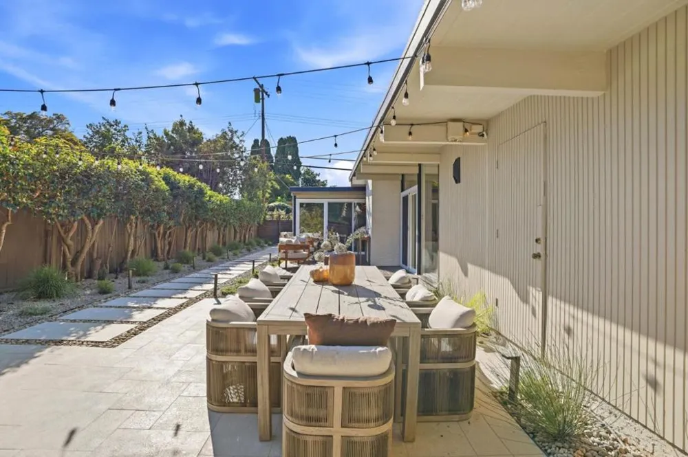2020 Channing Avenue Palo Alto, CA 94303