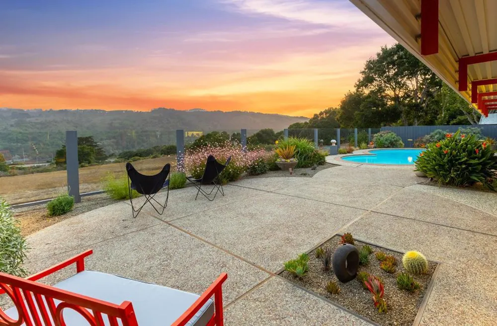 1586 Lexington Avenue San Mateo, CA 94402