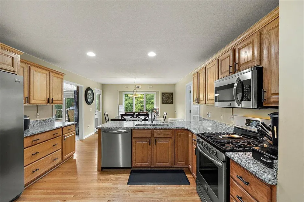 5566 Creekview Drive Ann Arbor, MI 48108