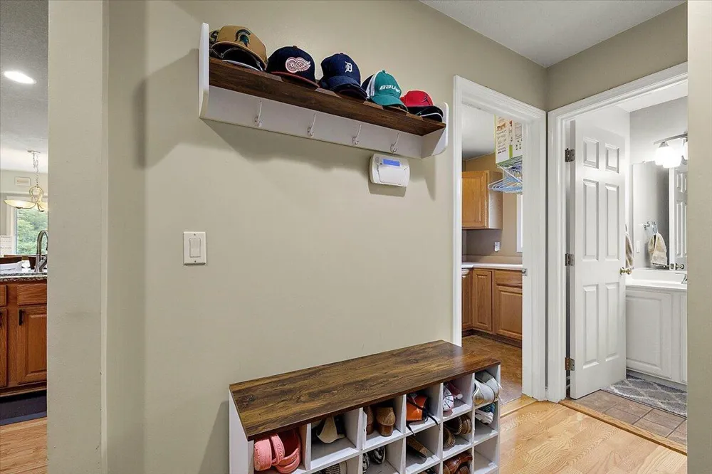 5566 Creekview Drive Ann Arbor, MI 48108