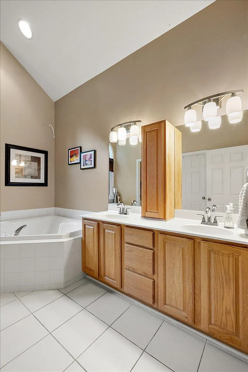 5566 Creekview Drive Ann Arbor, MI 48108