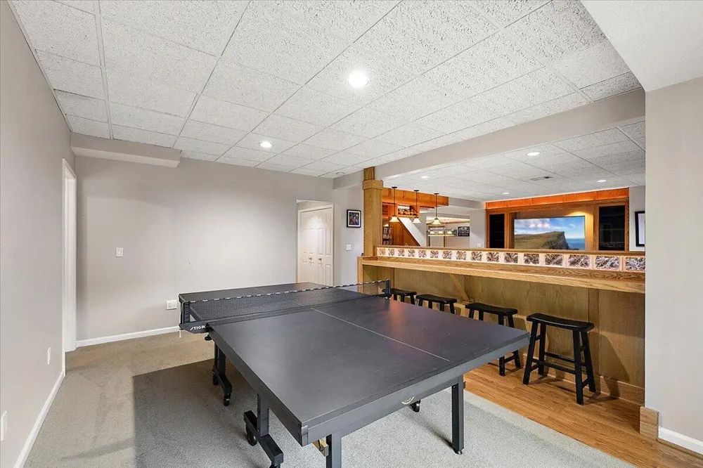 5566 Creekview Drive Ann Arbor, MI 48108