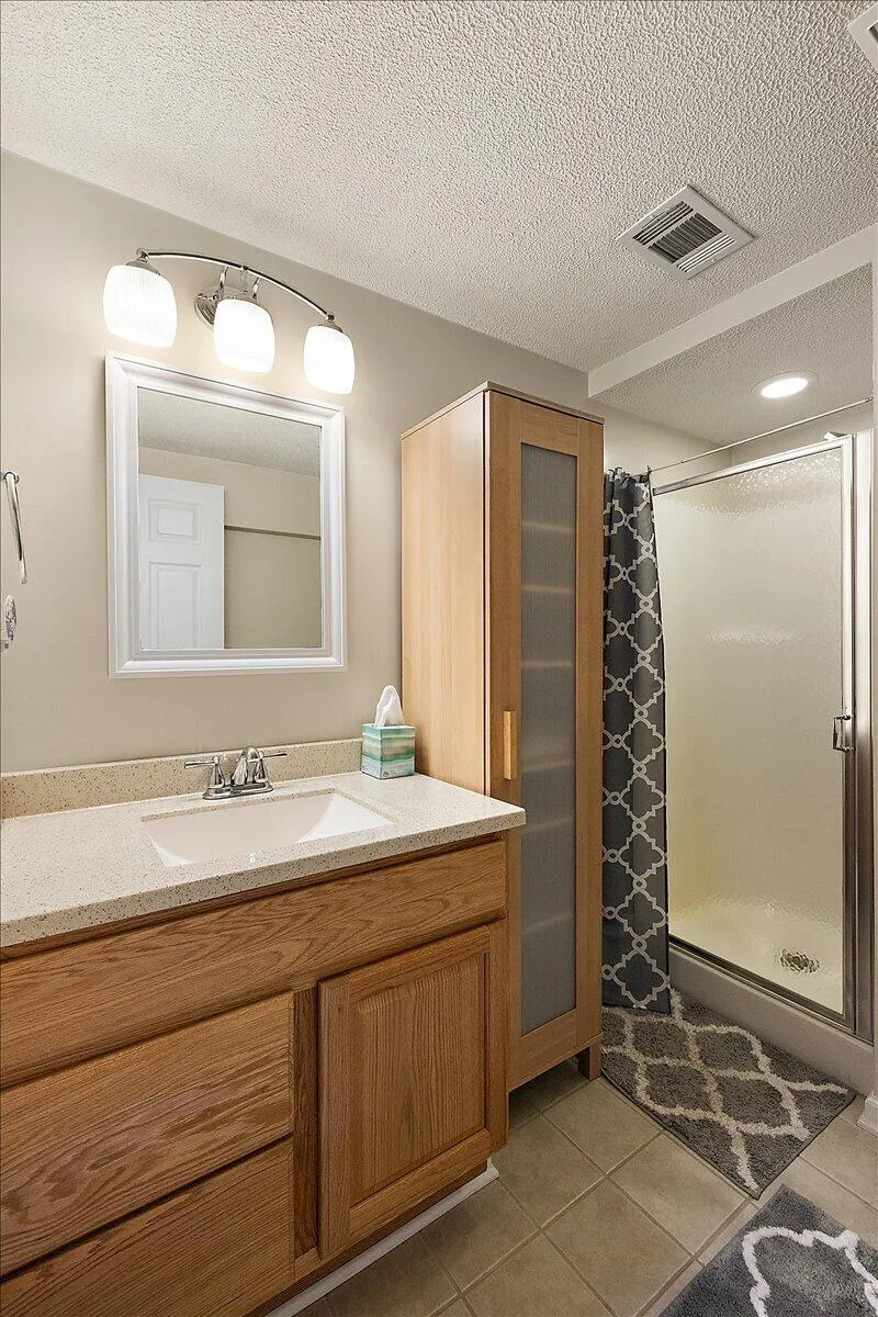 5566 Creekview Drive Ann Arbor, MI 48108