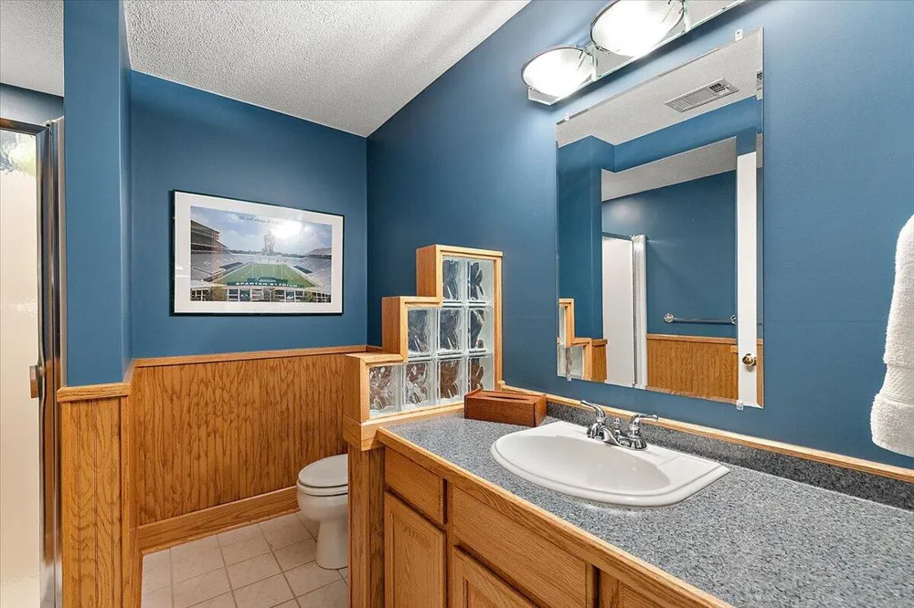 5566 Creekview Drive Ann Arbor, MI 48108