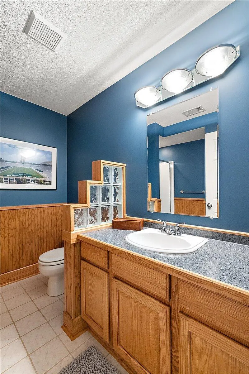 5566 Creekview Drive Ann Arbor, MI 48108