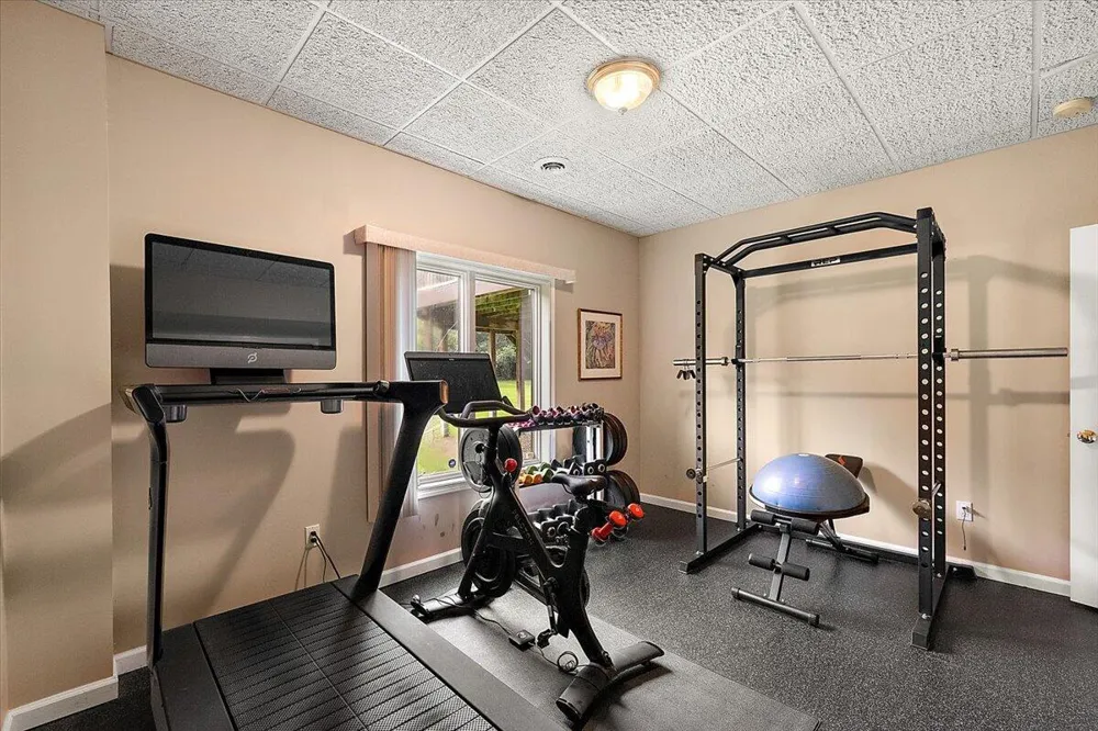 5566 Creekview Drive Ann Arbor, MI 48108