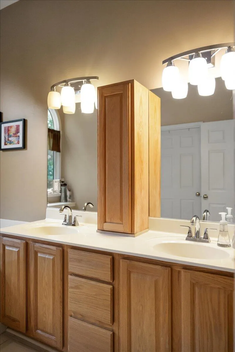 5566 Creekview Drive Ann Arbor, MI 48108