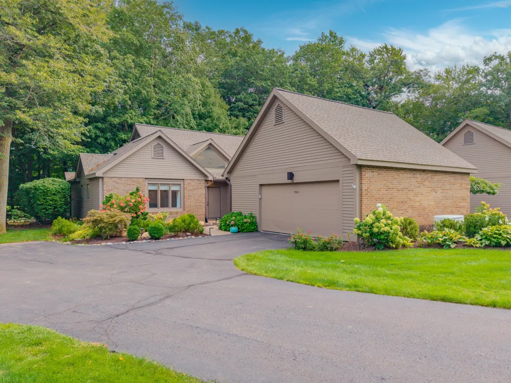 4596 Cottonwood Drive Ann Arbor, MI 48108