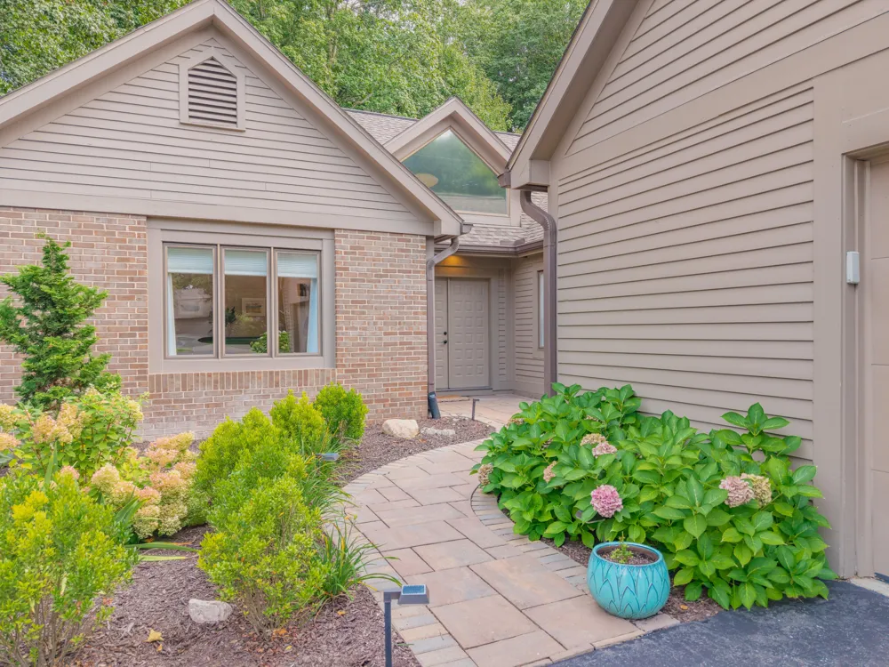 4596 Cottonwood Drive Ann Arbor, MI 48108