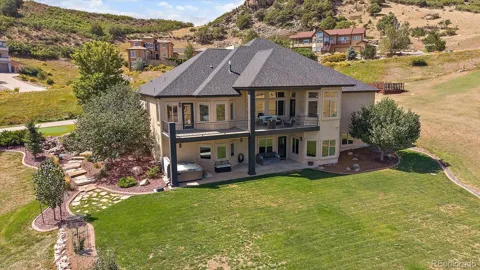 5375 Country Club Drive