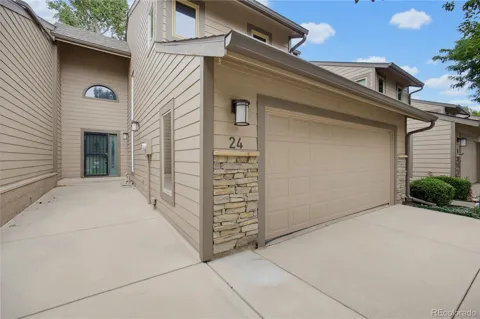 24 Woodbridge Drive