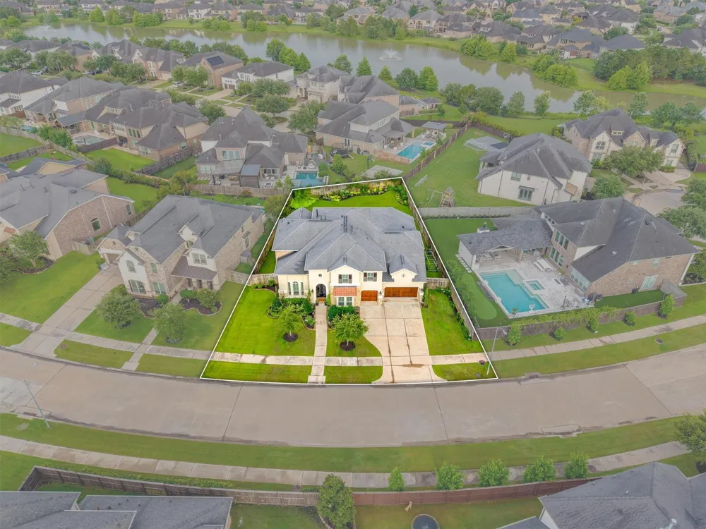 4822 Kendalia Cloud Lane Fulshear, TX 77441