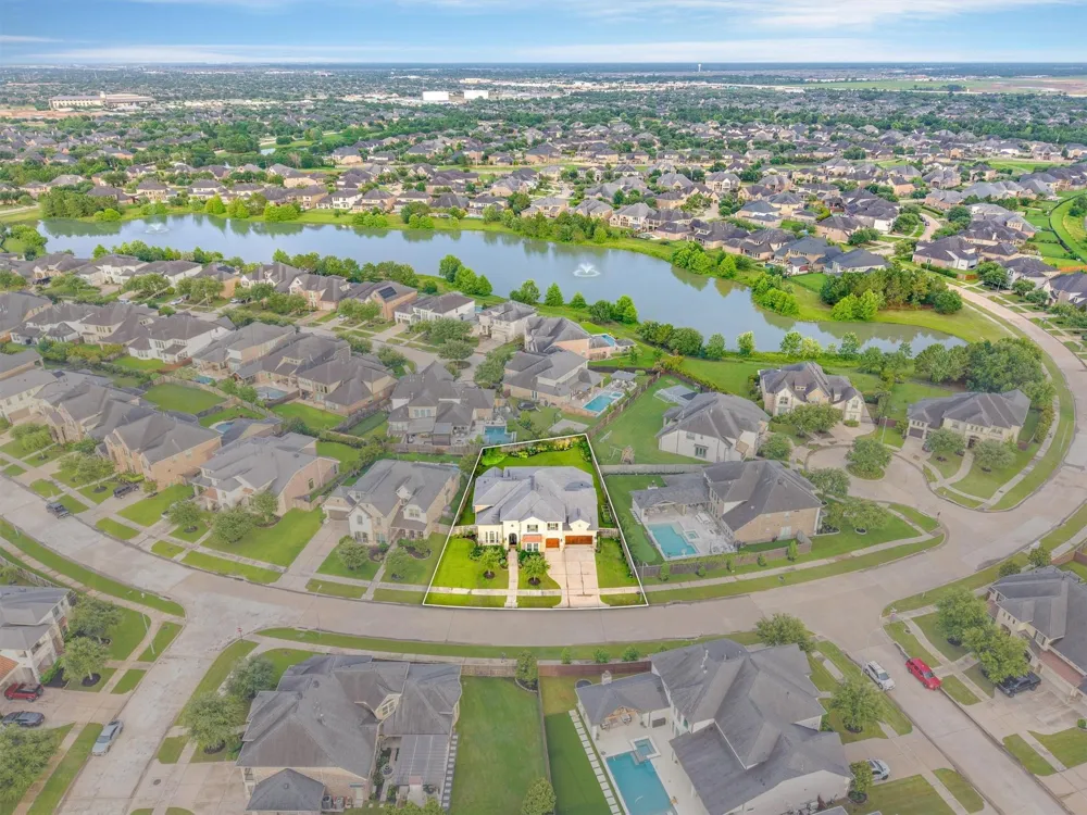 4822 Kendalia Cloud Lane Fulshear, TX 77441