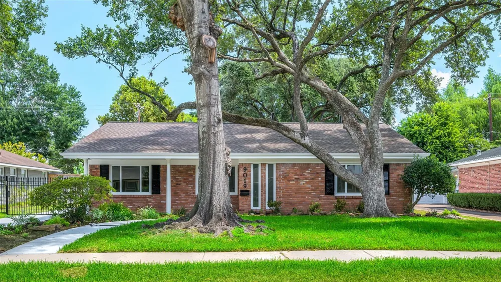 9019 Kapri Lane Houston, TX 77025