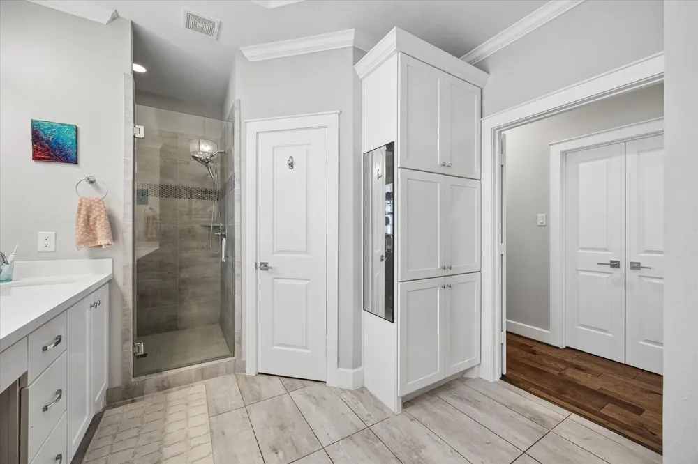 118 E 27th Street #B Houston, TX 77008