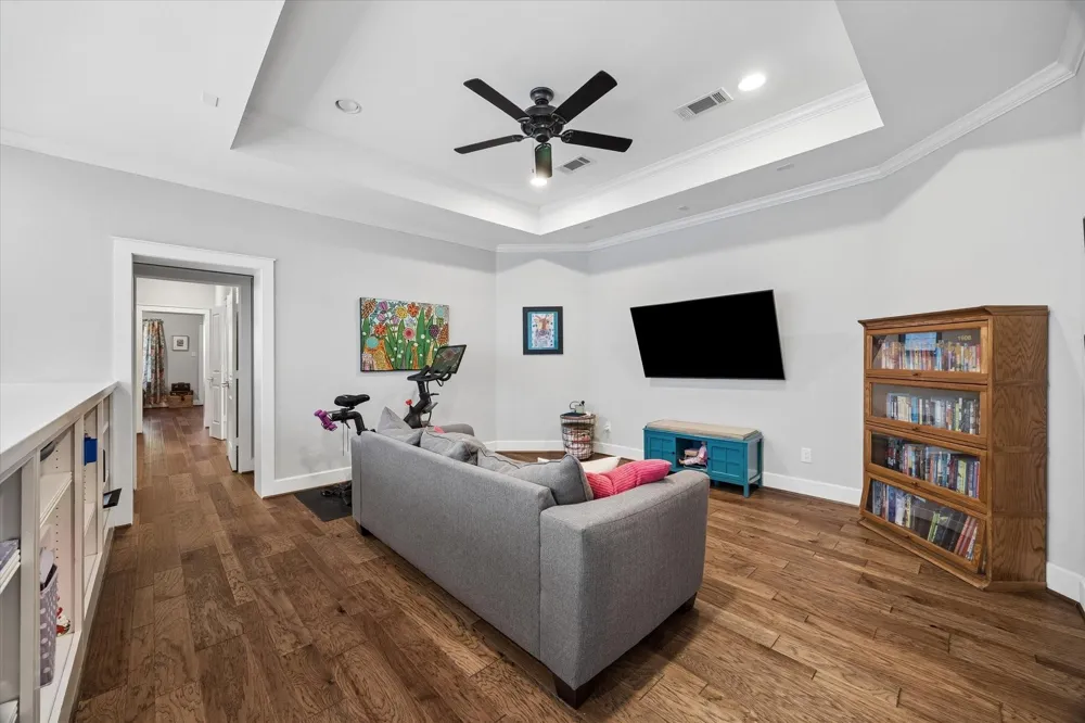 118 E 27th Street #B Houston, TX 77008