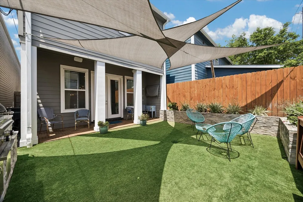 118 E 27th Street #B Houston, TX 77008