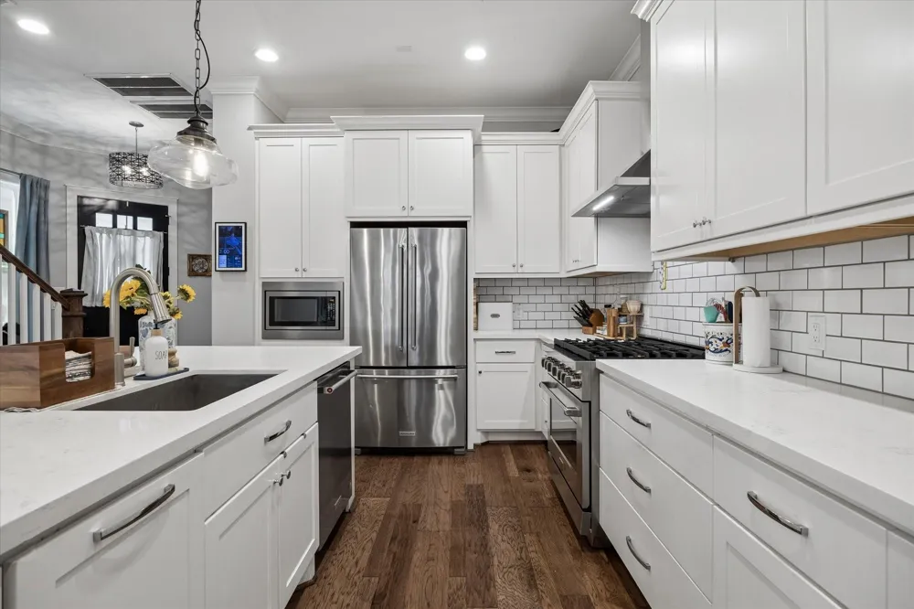 118 E 27th Street #B Houston, TX 77008