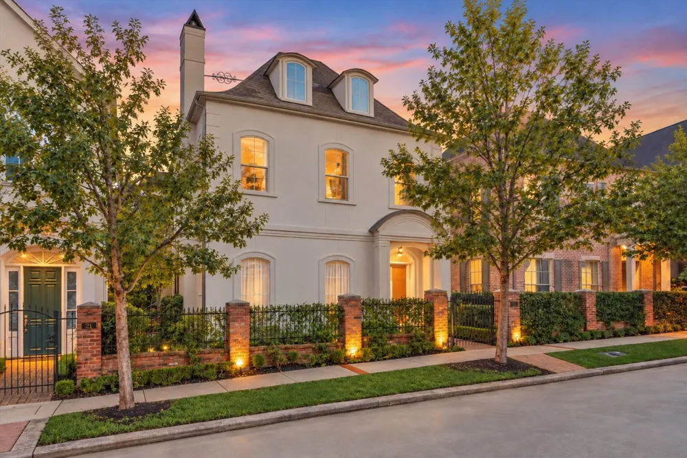 25 Topside Row The Woodlands, TX 77380