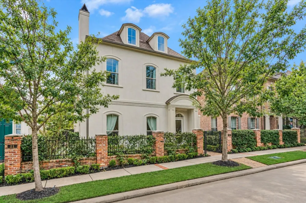 25 Topside Row The Woodlands, TX 77380