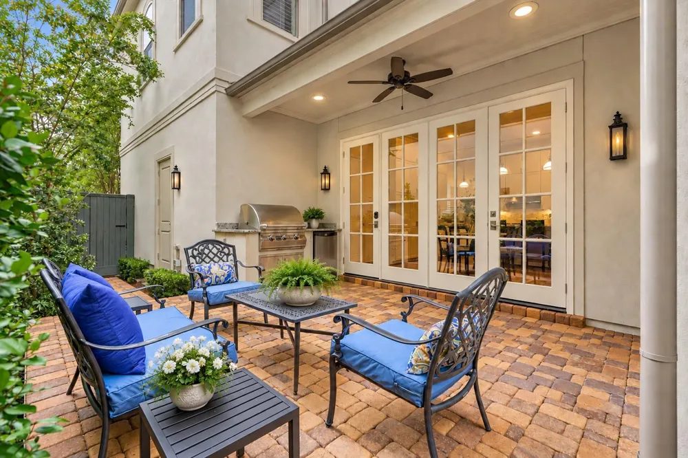 25 Topside Row The Woodlands, TX 77380