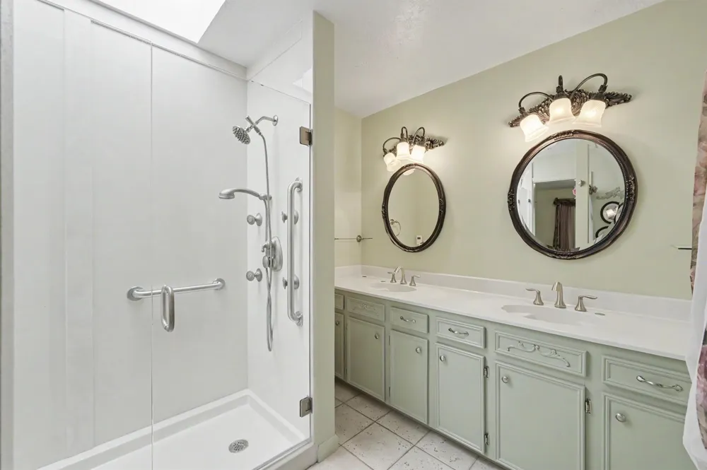 122 Warbonnet Drive Conroe, TX 77304