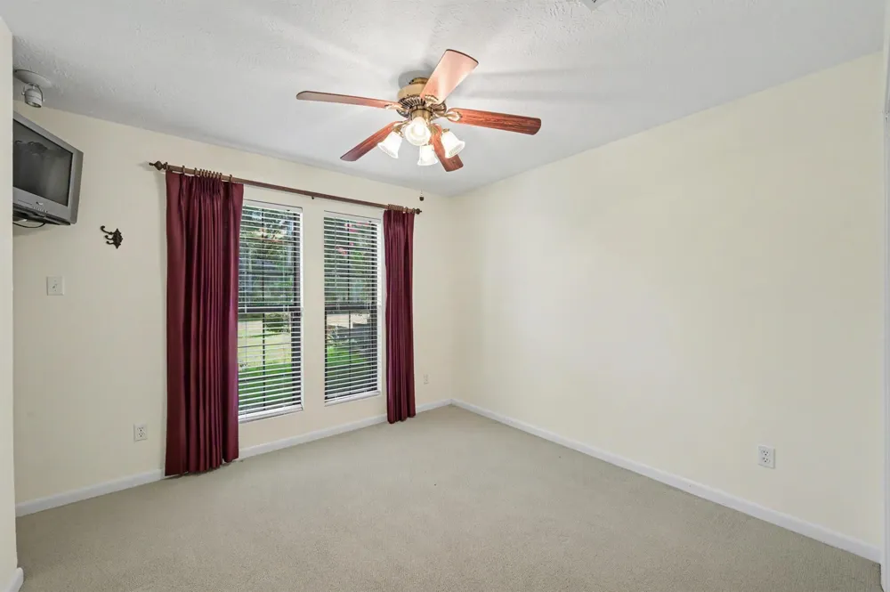 122 Warbonnet Drive Conroe, TX 77304