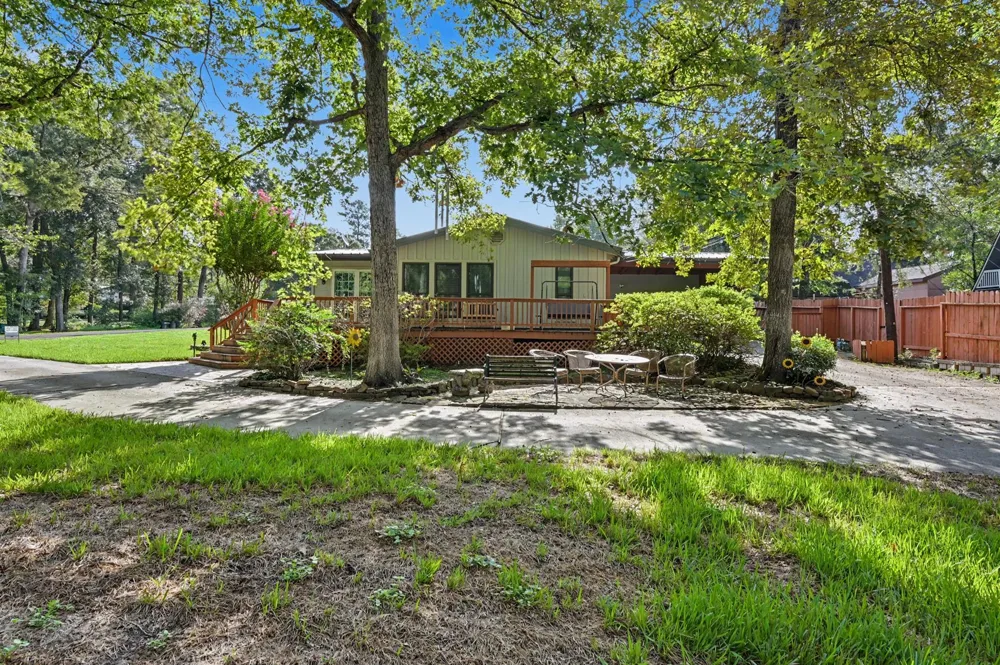 122 Warbonnet Drive Conroe, TX 77304