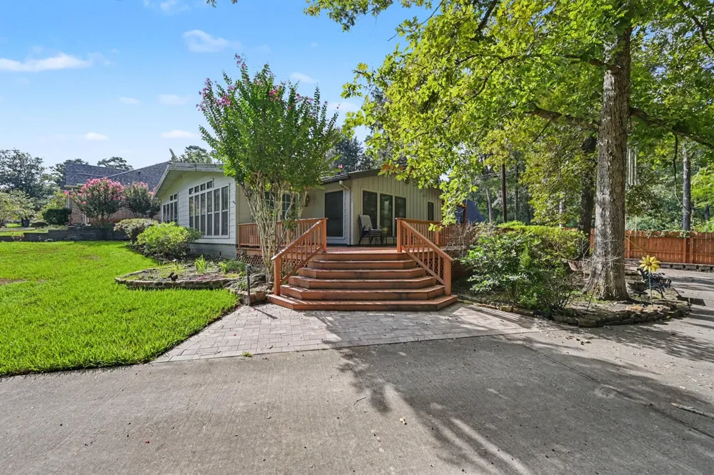 122 Warbonnet Drive Conroe, TX 77304