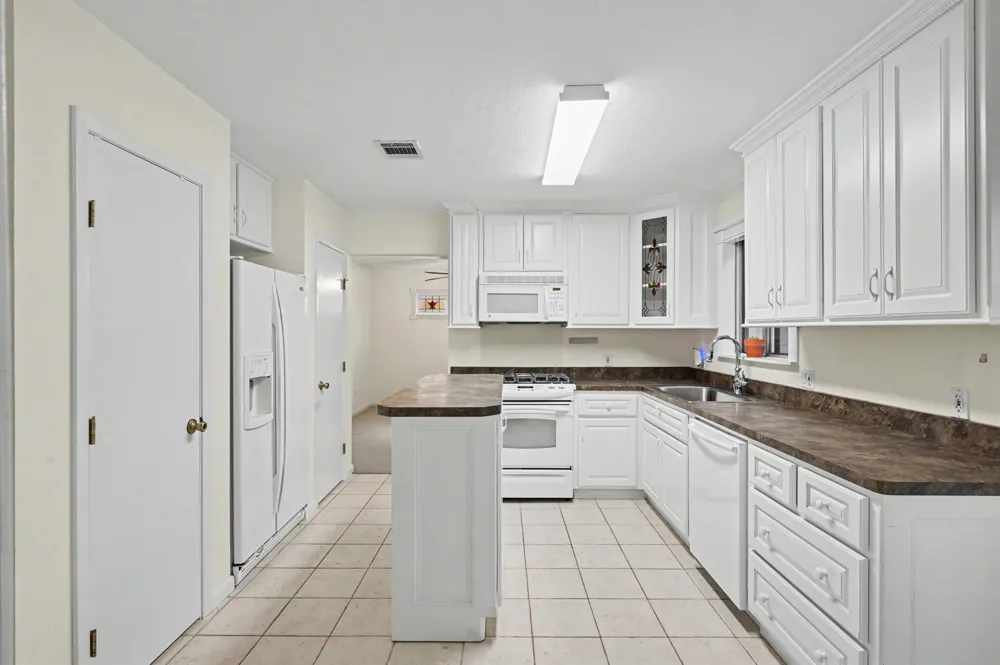 122 Warbonnet Drive Conroe, TX 77304