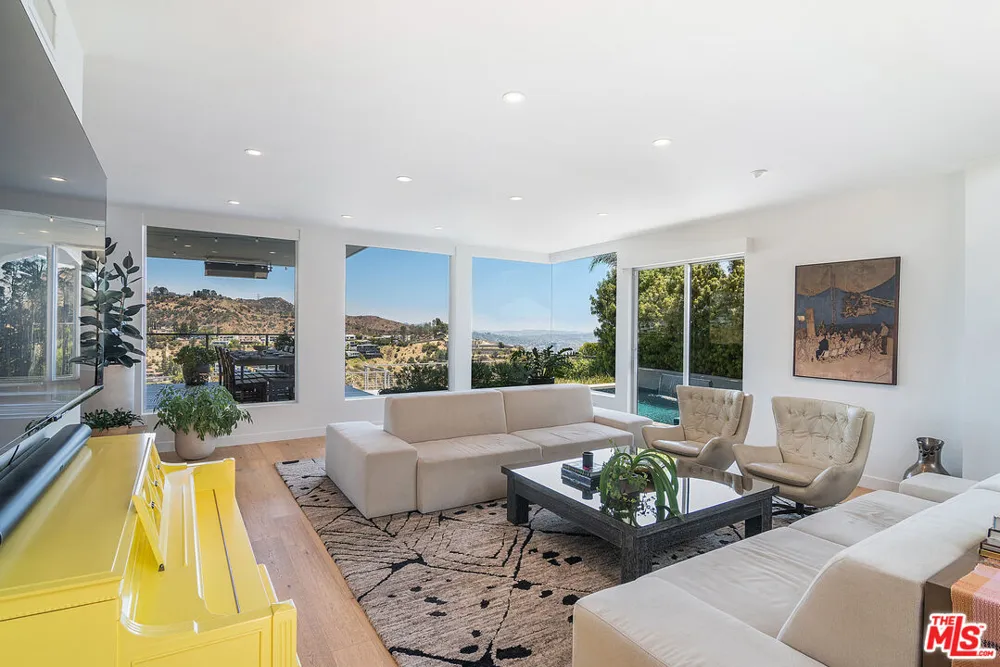 1904 Crescent Heights Boulevard Los Angeles, CA 90069