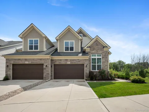 3017 SPURWAY DRIVE